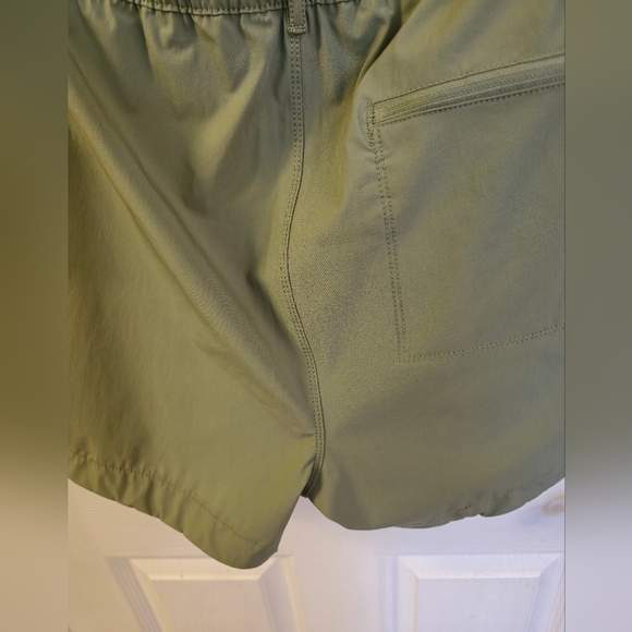 NWT The American Outdoorsman Women's Performance Shorts Size XL Sage Green - Picture 7 of 17